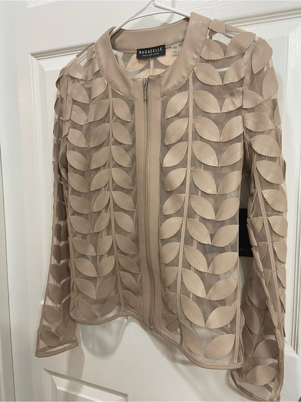NWT Bagatelle Beige Leaf Appliqué Zip-Front Jacket Size XS Fits like a Small